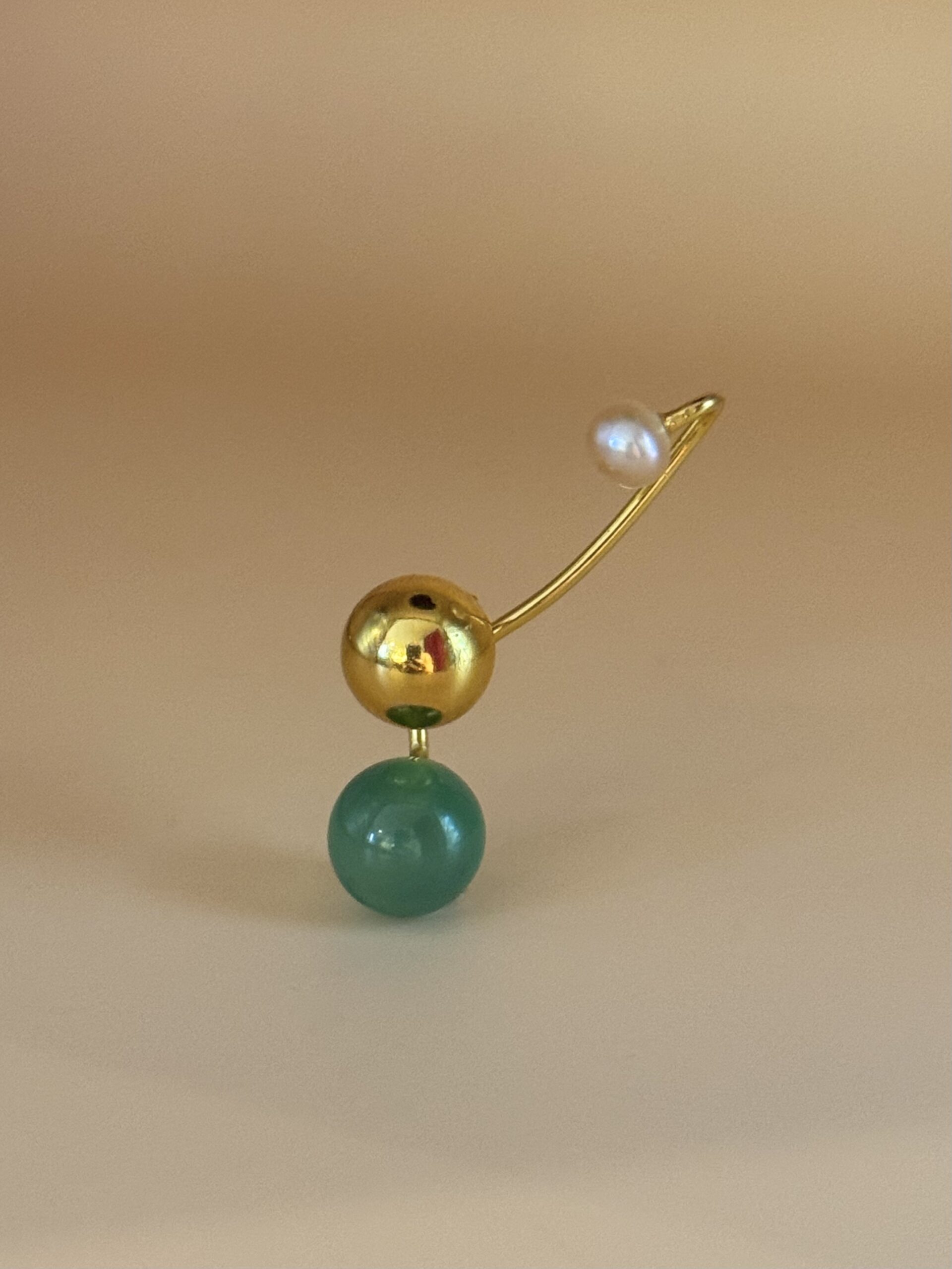 floating pearls / earring /