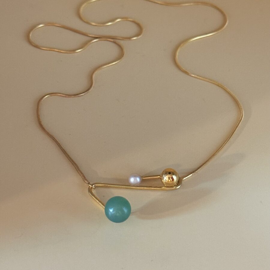 floating necklace / necklace