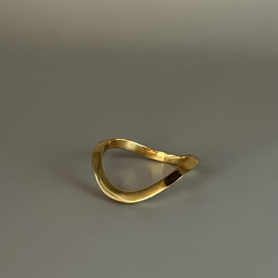 Triangle / ring / wavy